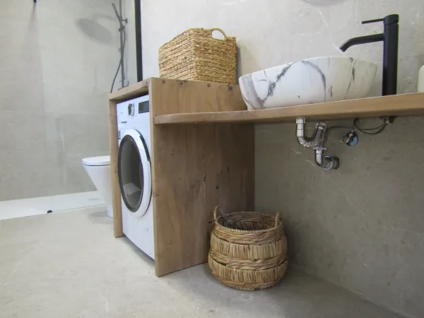 Baño completo equipado en Casa La Alcoholera